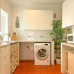 Апартаменты My Fair - 3 Bedroom Loft Near Principe Real Лиссабон