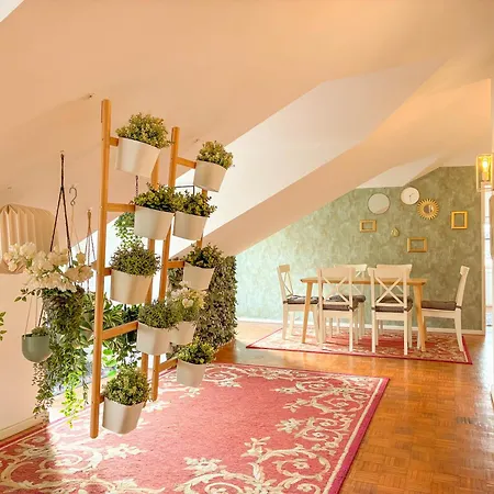 My Fair - 3 Bedroom Loft Near Principe Real * Lisboa