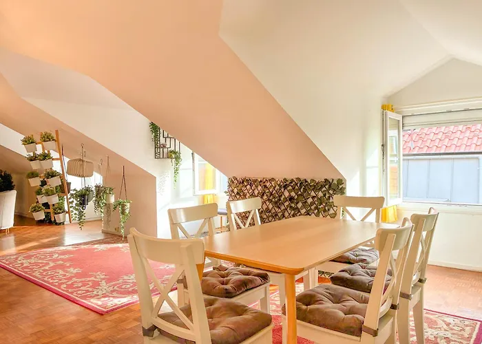 My Fair - 3 Bedroom Loft Near Principe Real *