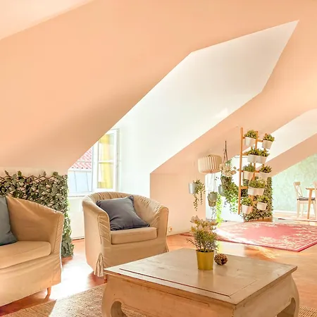 My Fair - 3 Bedroom Loft Near Principe Real Appartement