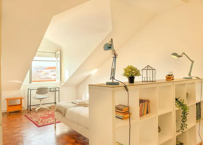 My Fair - 3 Bedroom Loft Near Principe Real