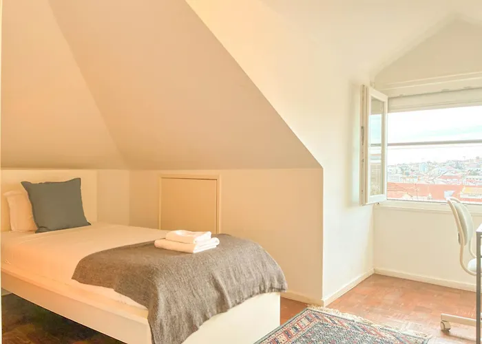 My Fair - 3 Bedroom Loft Near Principe Real Appartement *